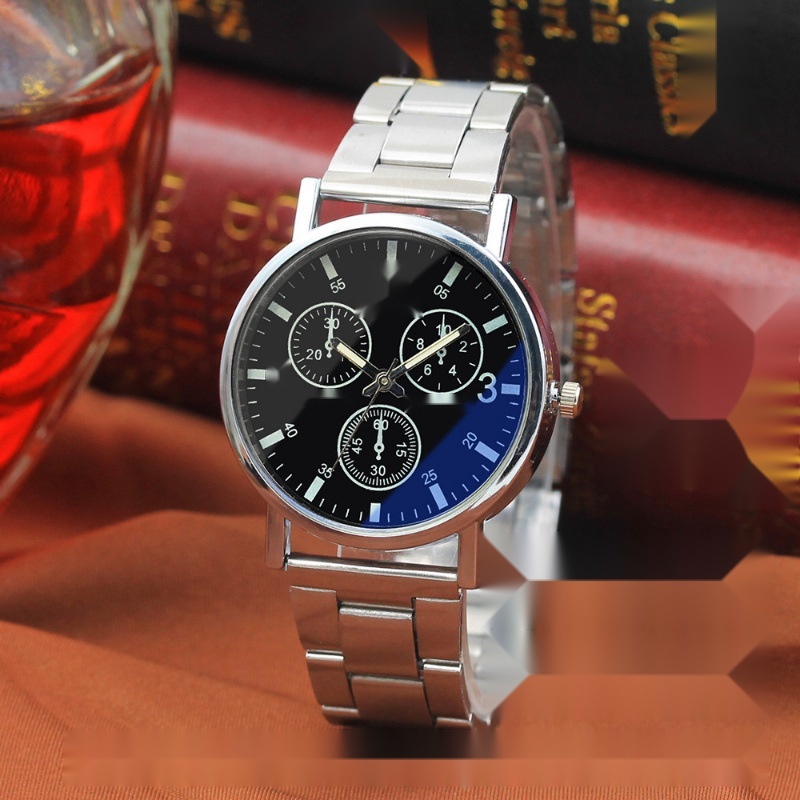 Men's quartz wristwatch to Karnataka