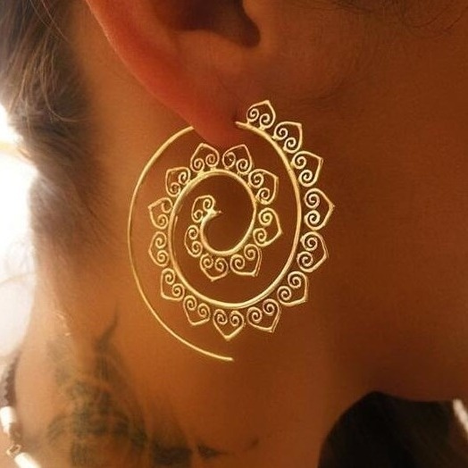 Oval spiral earrings to Nagaland