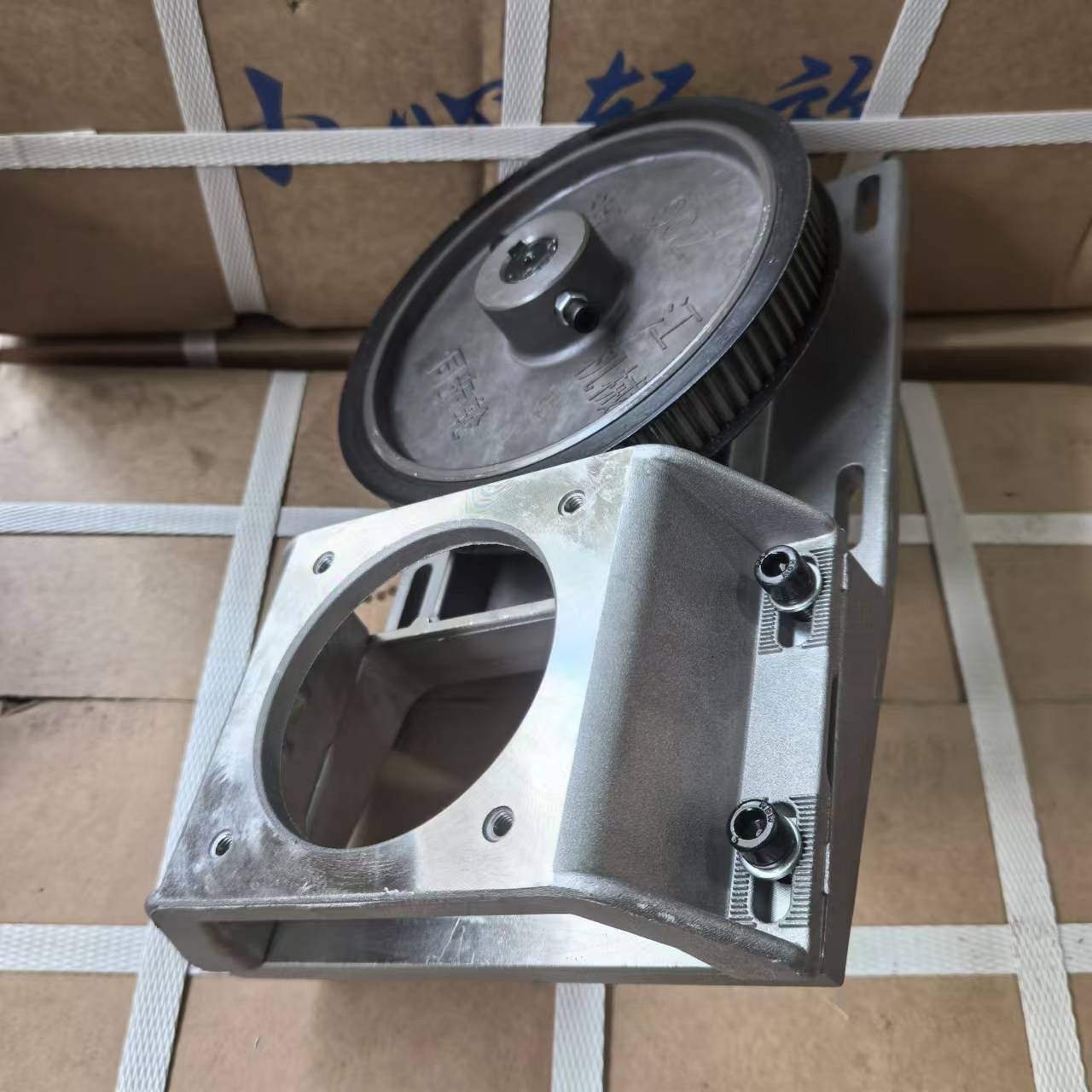 Engraving machine gearbox to Pondicherry