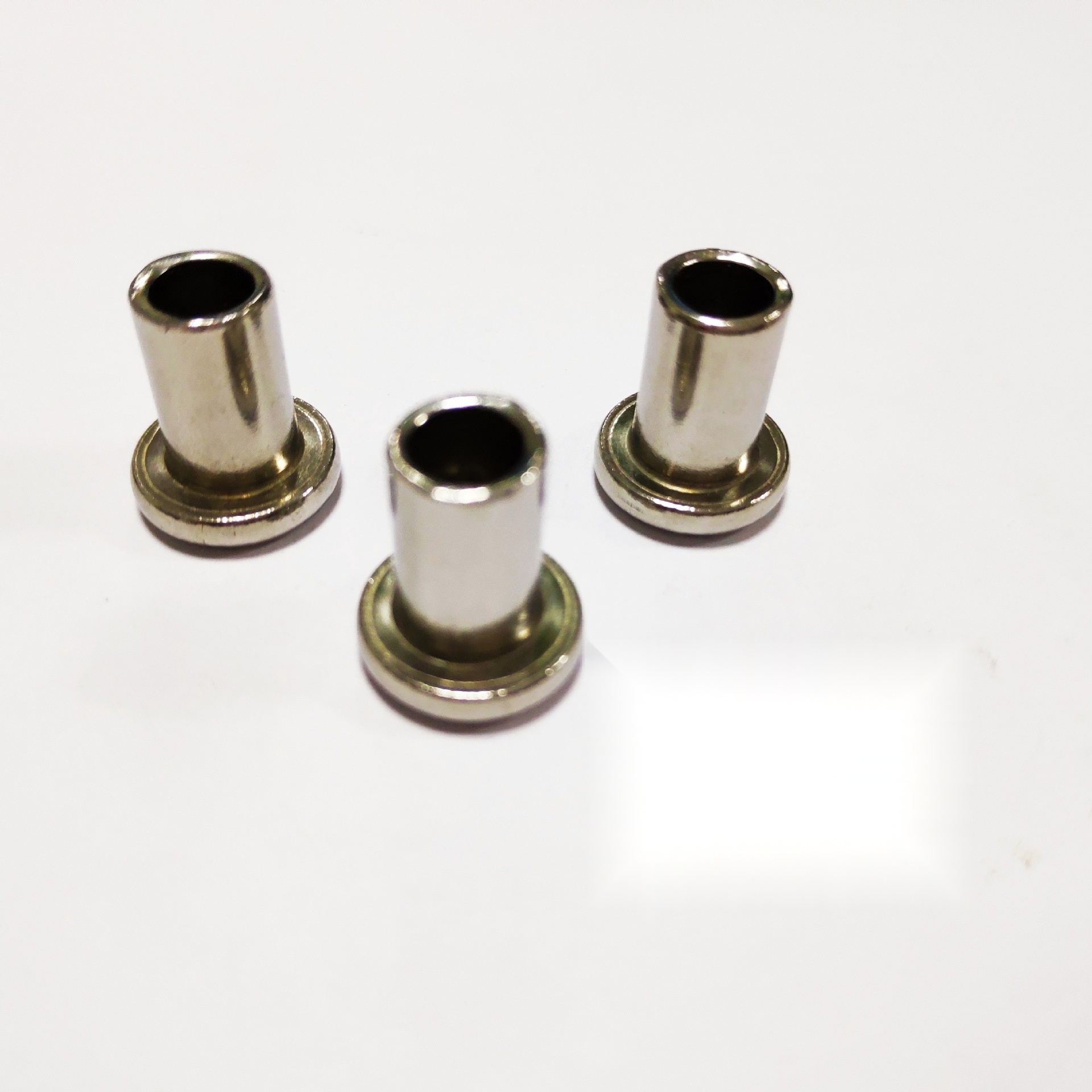 Stainless steel nut to Odisha
